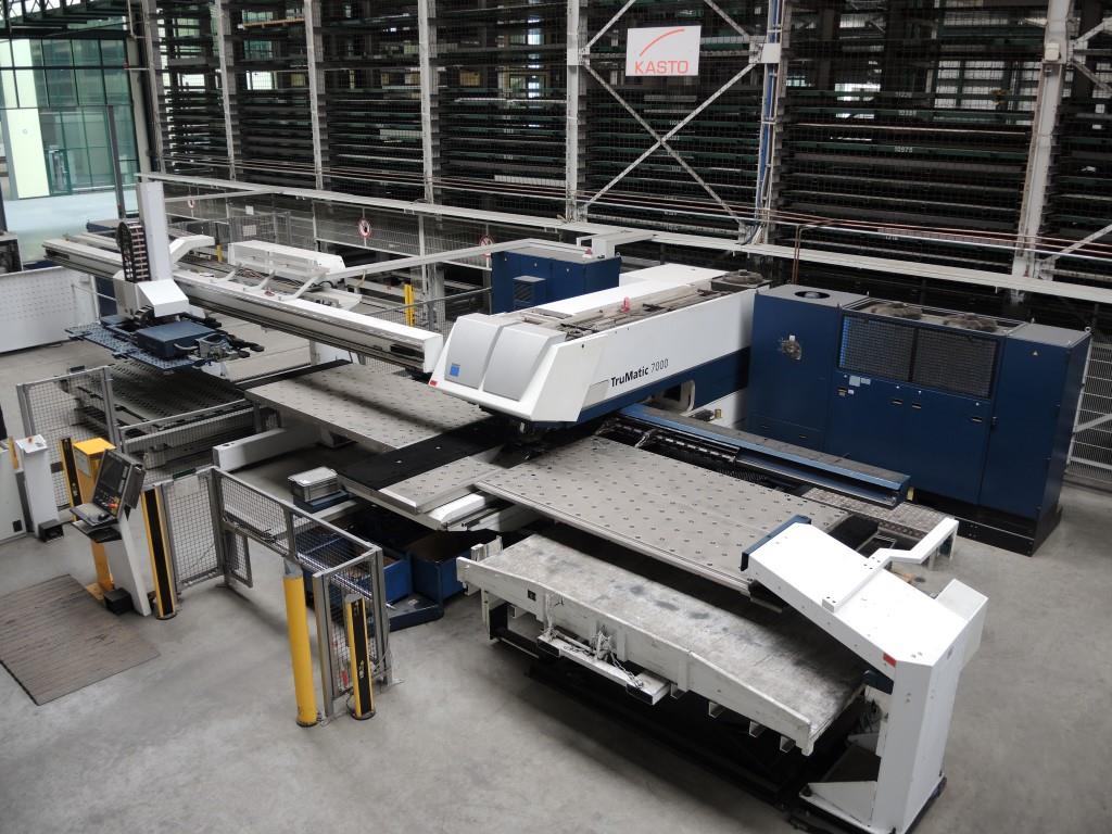 Chapas metálicas e máquinas para trabalhar metais<br><font size="2">Colaboração com Hilco Industrial Acquisitions bv</font><br><img src="/images/hil.png"><br>-15