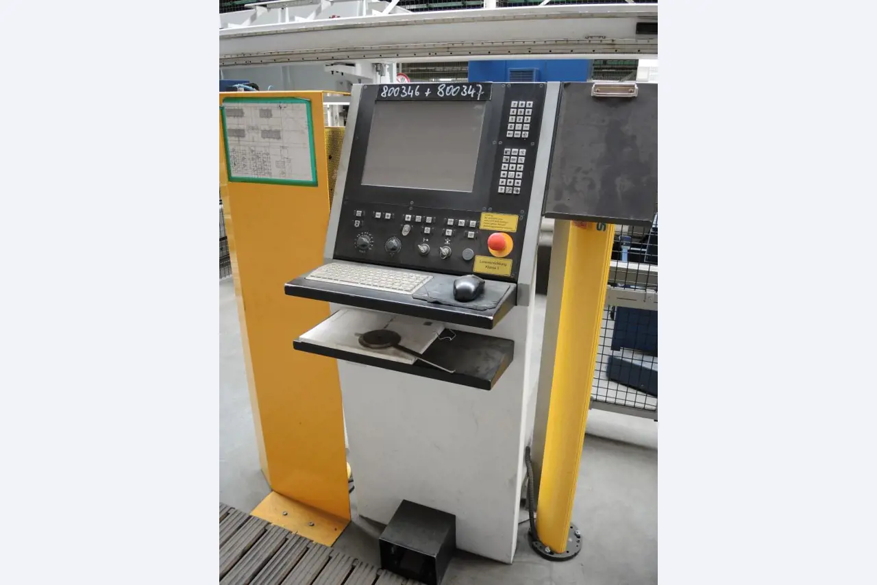 Chapas metálicas e máquinas para trabalhar metais<br><font size="2">Colaboração com Hilco Industrial Acquisitions bv</font><br><img src="/images/hil.png"><br>-3