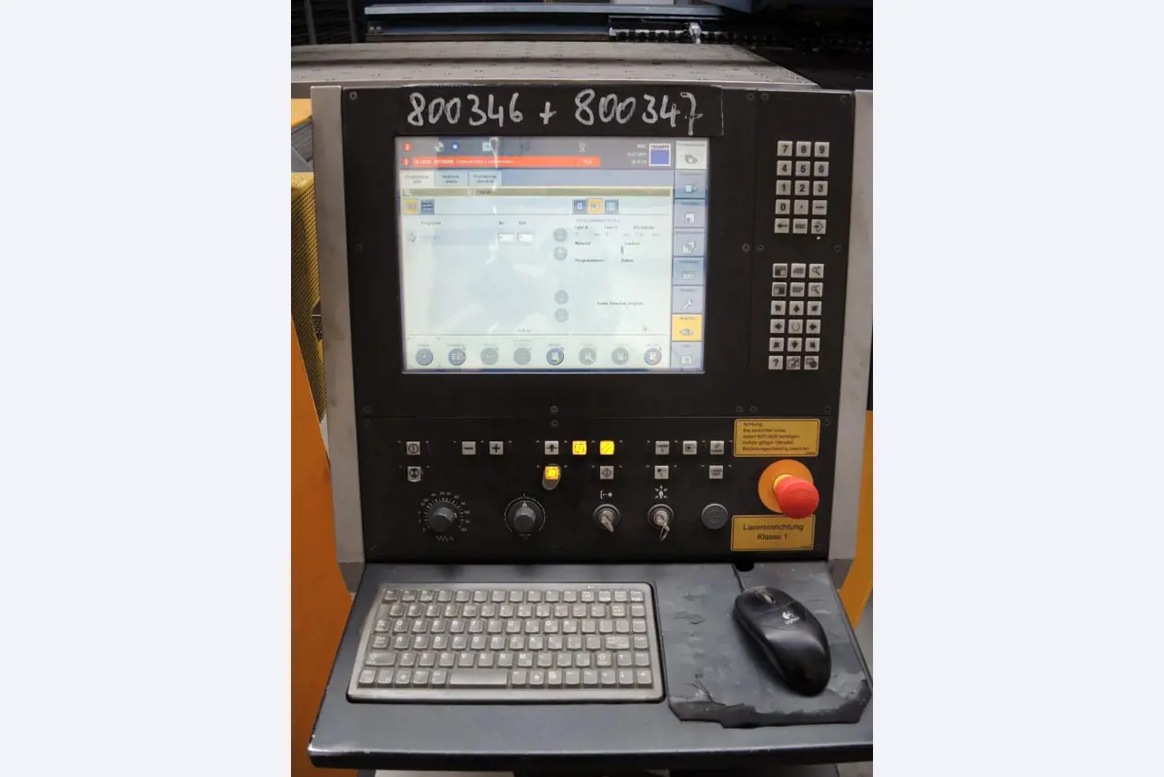 Chapas metálicas e máquinas para trabalhar metais<br><font size="2">Colaboração com Hilco Industrial Acquisitions bv</font><br><img src="/images/hil.png"><br>-5