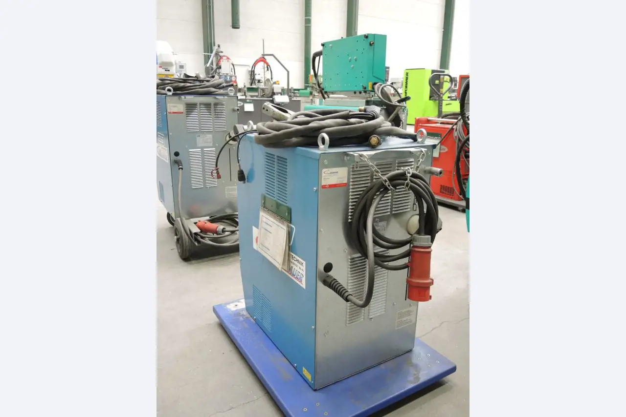 stroje na zpracování plechu a kovoobrábecí<br><font size="2">Ve spolupráci s firmo u Hilco Industrial Acquisitions bv</font><img src="/images/hilco-logo.png">
-4