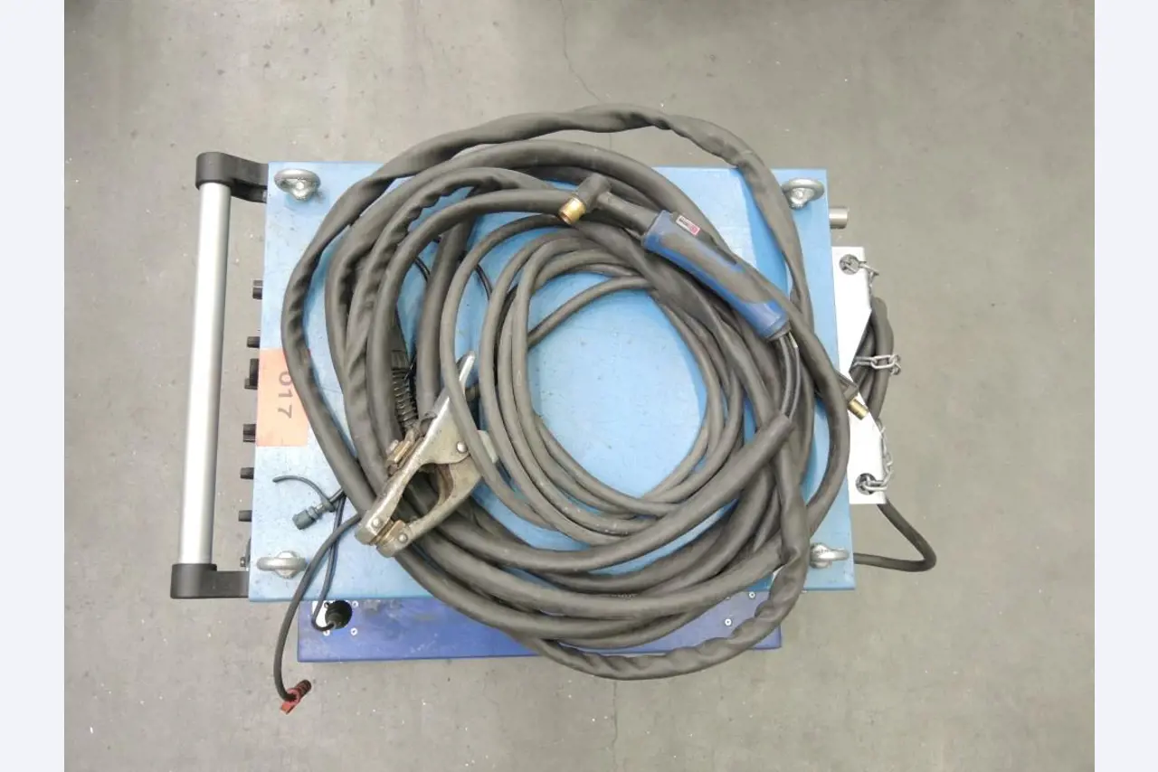 stroje na zpracování plechu a kovoobrábecí<br><font size="2">Ve spolupráci s firmo u Hilco Industrial Acquisitions bv</font><img src="/images/hilco-logo.png">
-5