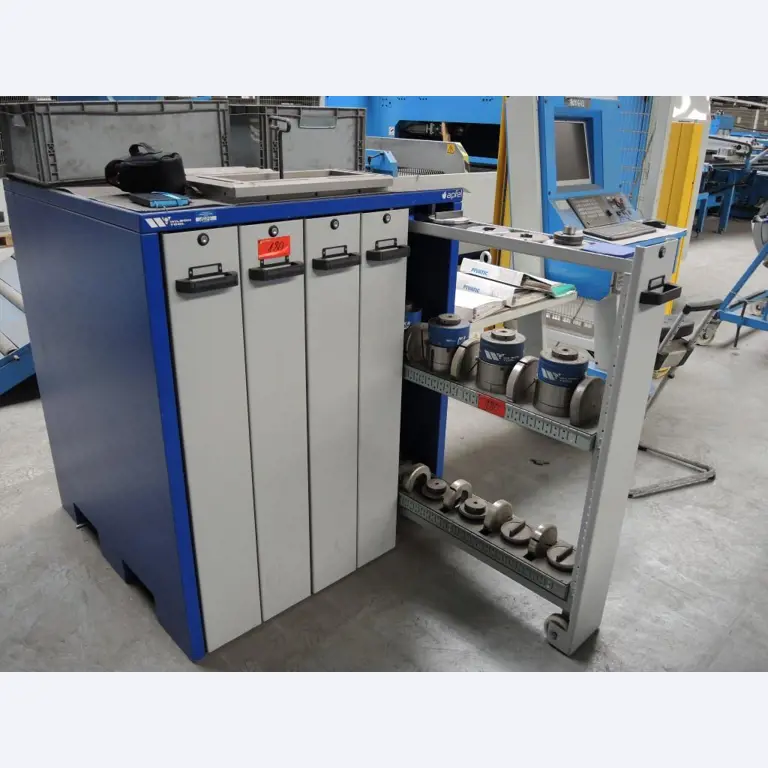 Chapas metálicas e máquinas para trabalhar metais<br><font size="2">Colaboração com Hilco Industrial Acquisitions bv</font><br><img src="/images/hil.png"><br>-19