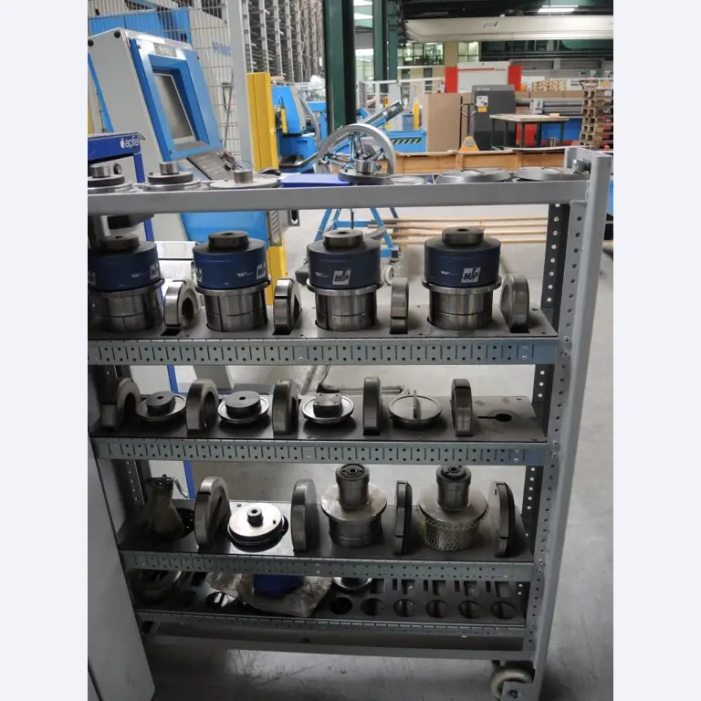 Chapas metálicas e máquinas para trabalhar metais<br><font size="2">Colaboração com Hilco Industrial Acquisitions bv</font><br><img src="/images/hil.png"><br>-20