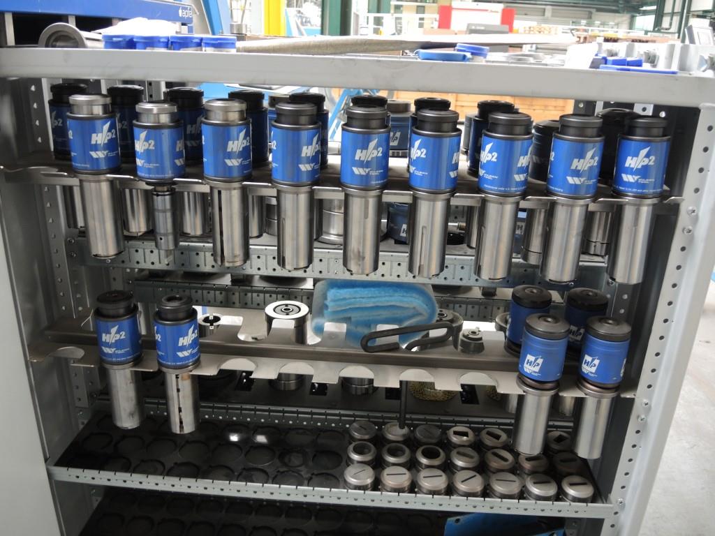 Chapas metálicas e máquinas para trabalhar metais<br><font size="2">Colaboração com Hilco Industrial Acquisitions bv</font><br><img src="/images/hil.png"><br>-21