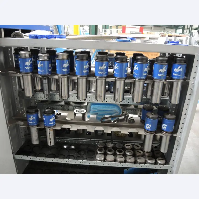 Chapas metálicas e máquinas para trabalhar metais<br><font size="2">Colaboração com Hilco Industrial Acquisitions bv</font><br><img src="/images/hil.png"><br>-21