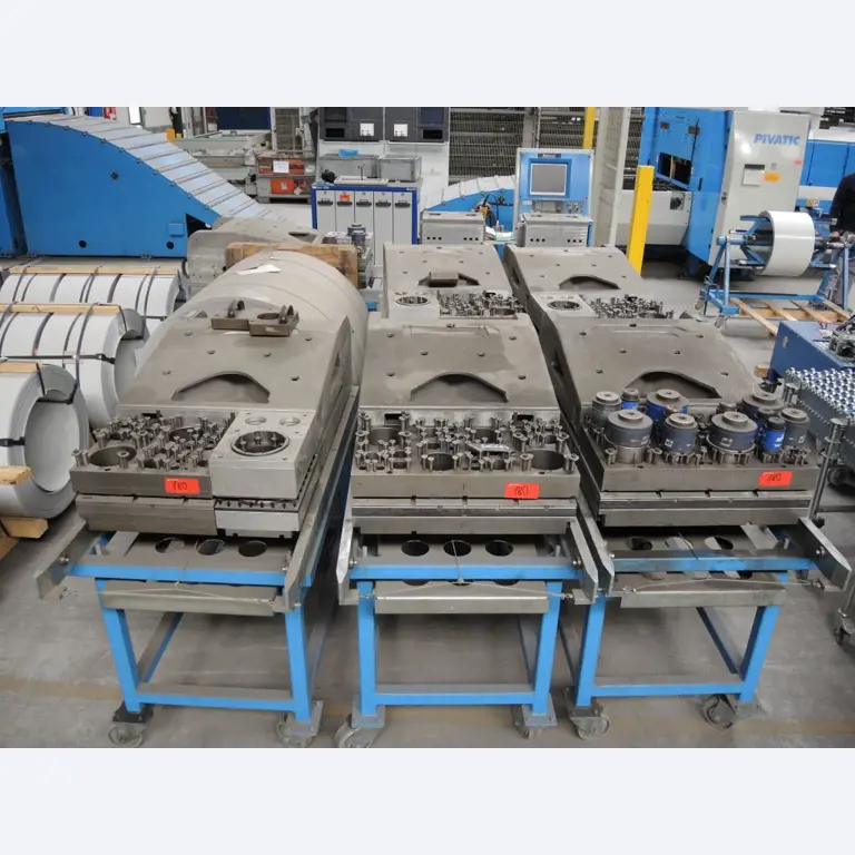 Chapas metálicas e máquinas para trabalhar metais<br><font size="2">Colaboração com Hilco Industrial Acquisitions bv</font><br><img src="/images/hil.png"><br>-25