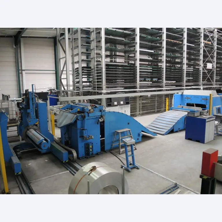 Chapas metálicas e máquinas para trabalhar metais<br><font size="2">Colaboração com Hilco Industrial Acquisitions bv</font><br><img src="/images/hil.png"><br>-5