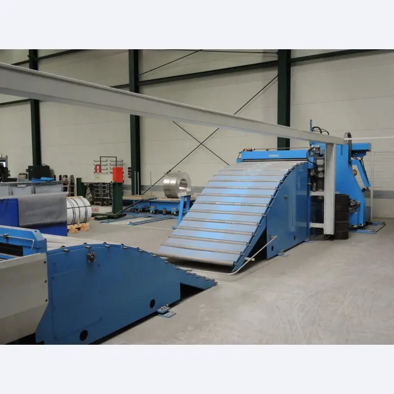 Chapas metálicas e máquinas para trabalhar metais<br><font size="2">Colaboração com Hilco Industrial Acquisitions bv</font><br><img src="/images/hil.png"><br>-9