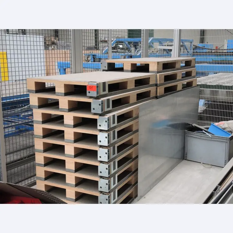 Chapas metálicas e máquinas para trabalhar metais<br><font size="2">Colaboração com Hilco Industrial Acquisitions bv</font><br><img src="/images/hil.png"><br>-13