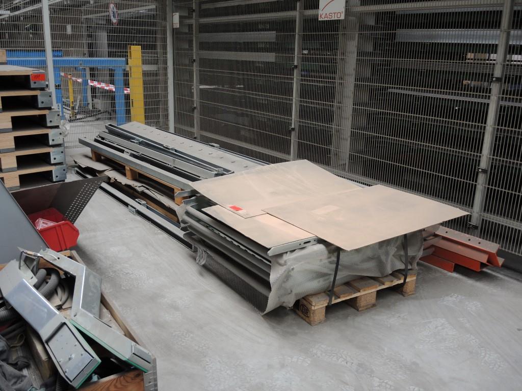 Chapas metálicas e máquinas para trabalhar metais<br><font size="2">Colaboração com Hilco Industrial Acquisitions bv</font><br><img src="/images/hil.png"><br>-14