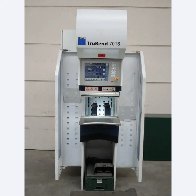 Chapas metálicas e máquinas para trabalhar metais<br><font size="2">Colaboração com Hilco Industrial Acquisitions bv</font><br><img src="/images/hil.png"><br>-2