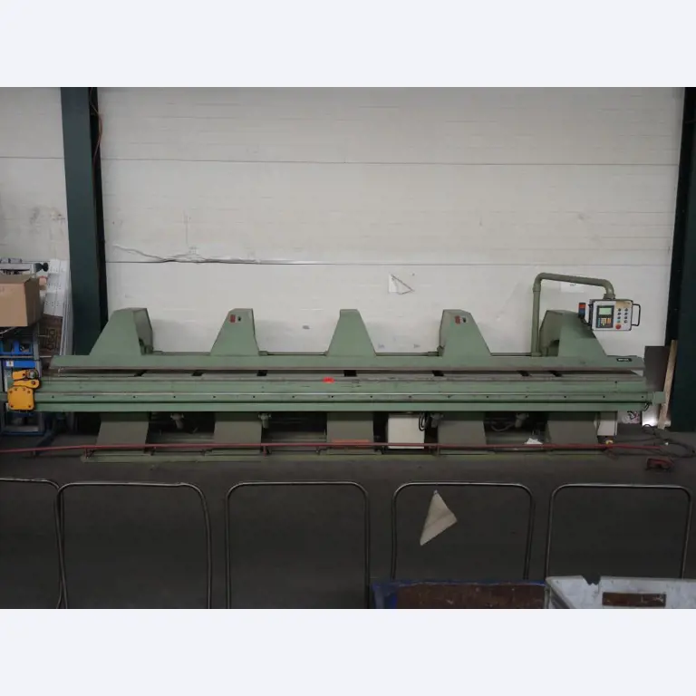 Chapas metálicas e máquinas para trabalhar metais<br><font size="2">Colaboração com Hilco Industrial Acquisitions bv</font><br><img src="/images/hil.png"><br>-3