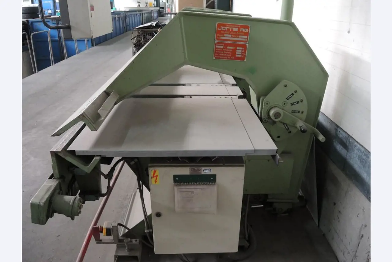 Chapas metálicas e máquinas para trabalhar metais<br><font size="2">Colaboração com Hilco Industrial Acquisitions bv</font><br><img src="/images/hil.png"><br>-5