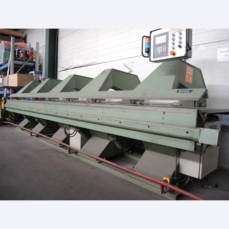 Chapas metálicas e máquinas para trabalhar metais<br><font size="2">Colaboração com Hilco Industrial Acquisitions bv</font><br><img src="/images/hil.png"><br>-6