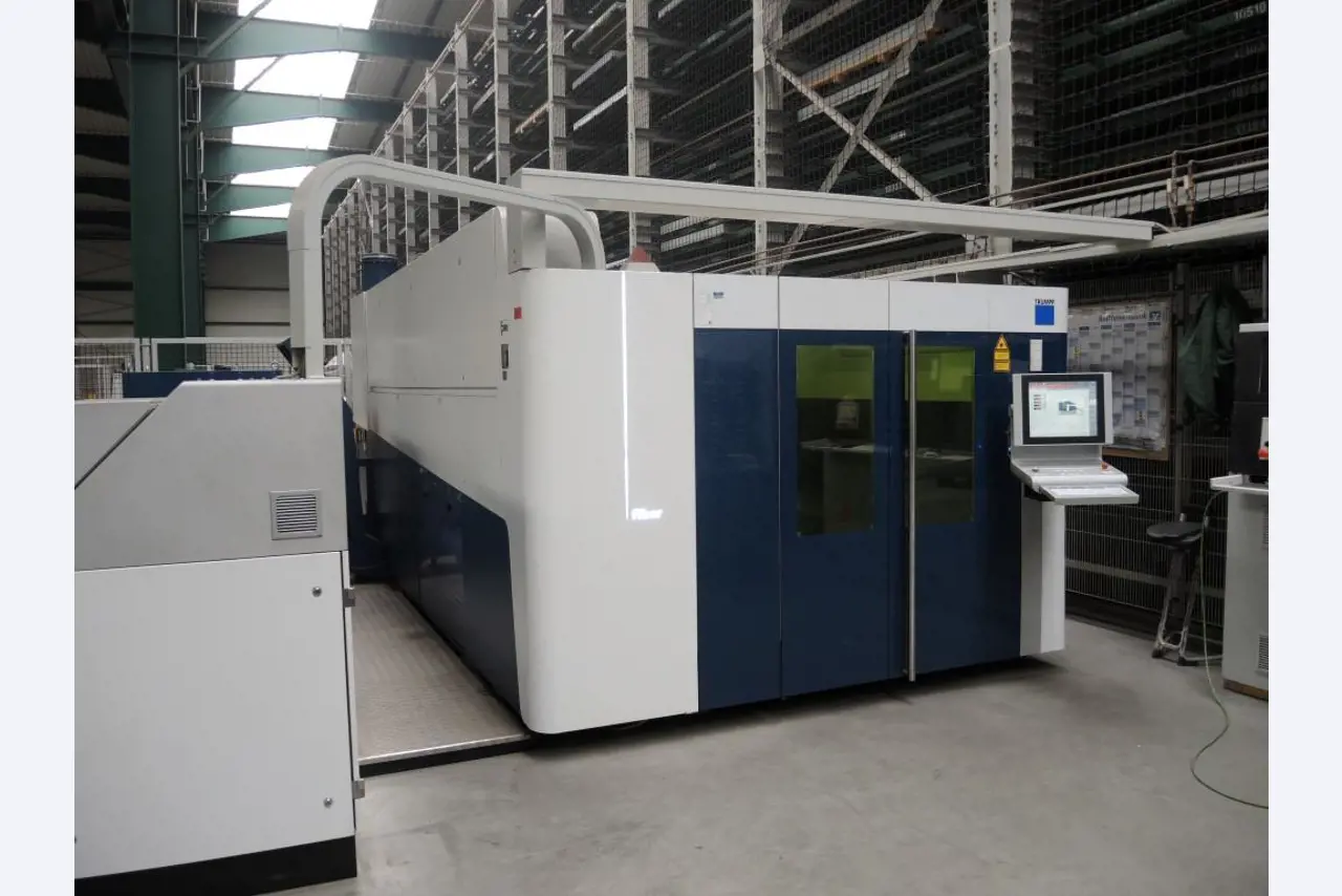 Chapas metálicas e máquinas para trabalhar metais<br><font size="2">Colaboração com Hilco Industrial Acquisitions bv</font><br><img src="/images/hil.png"><br>-10