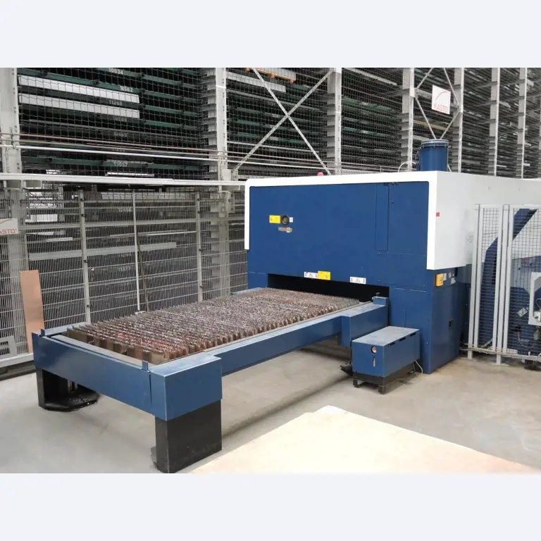 Chapas metálicas e máquinas para trabalhar metais<br><font size="2">Colaboração com Hilco Industrial Acquisitions bv</font><br><img src="/images/hil.png"><br>-11