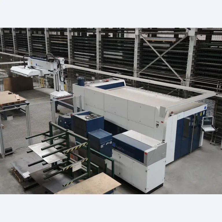 Chapas metálicas e máquinas para trabalhar metais<br><font size="2">Colaboração com Hilco Industrial Acquisitions bv</font><br><img src="/images/hil.png"><br>-18