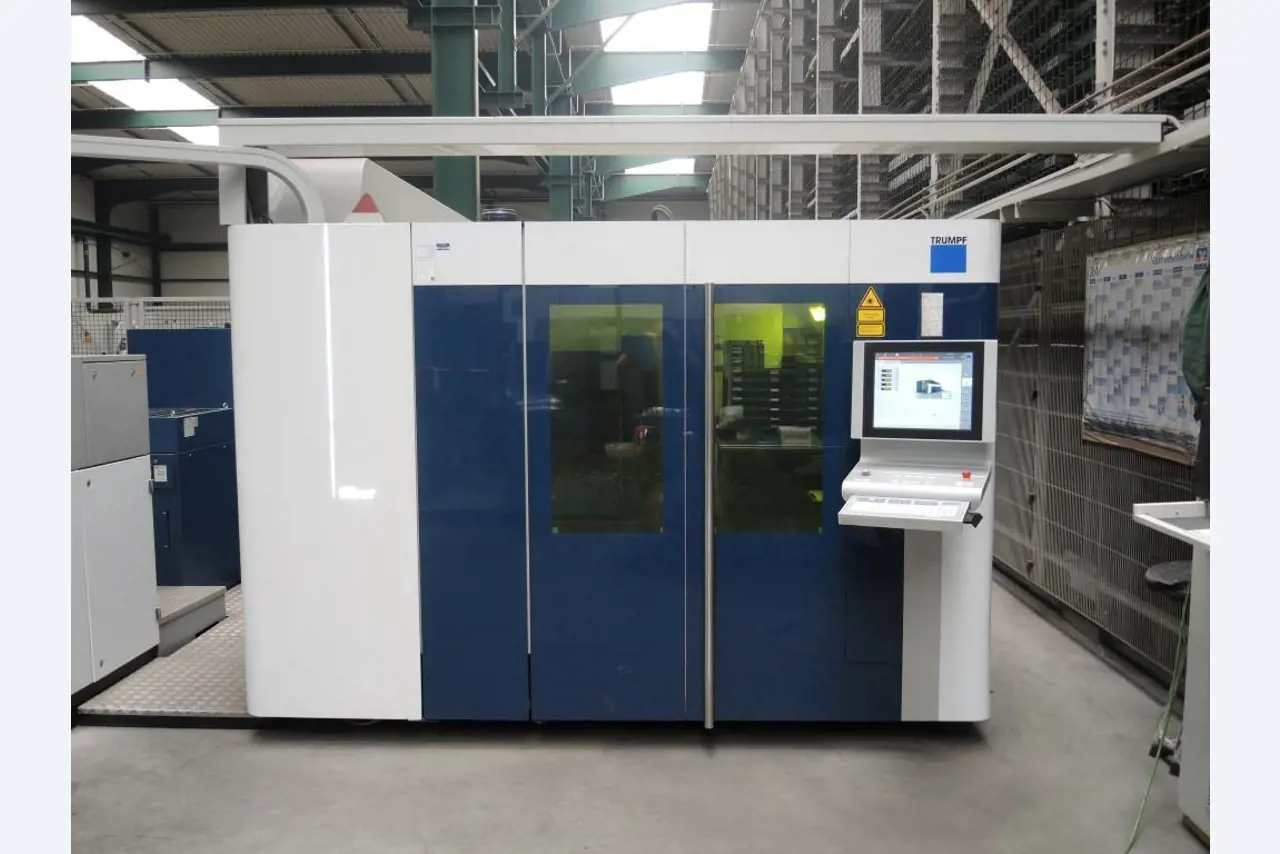 Chapas metálicas e máquinas para trabalhar metais<br><font size="2">Colaboração com Hilco Industrial Acquisitions bv</font><br><img src="/images/hil.png"><br>-1