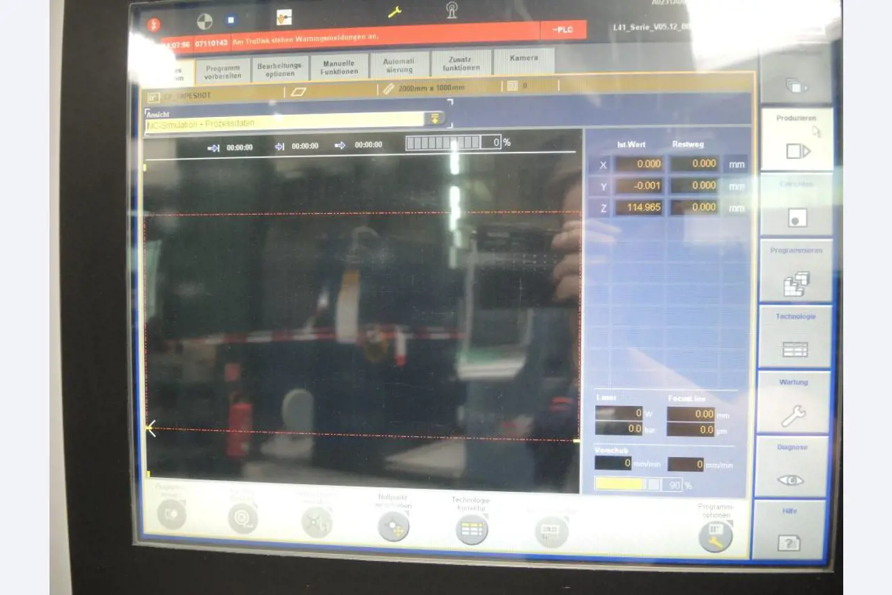 Chapas metálicas e máquinas para trabalhar metais<br><font size="2">Colaboração com Hilco Industrial Acquisitions bv</font><br><img src="/images/hil.png"><br>-3