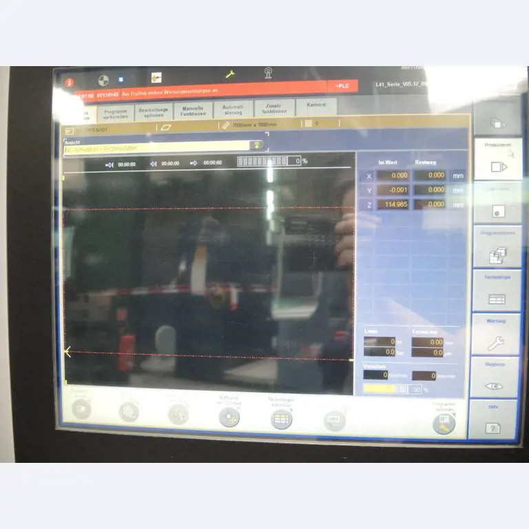 Chapas metálicas e máquinas para trabalhar metais<br><font size="2">Colaboração com Hilco Industrial Acquisitions bv</font><br><img src="/images/hil.png"><br>-3