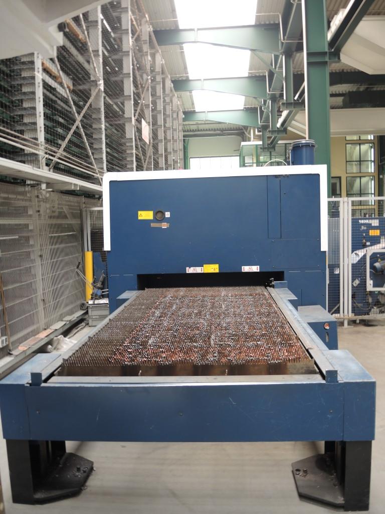 Chapas metálicas e máquinas para trabalhar metais<br><font size="2">Colaboração com Hilco Industrial Acquisitions bv</font><br><img src="/images/hil.png"><br>-4