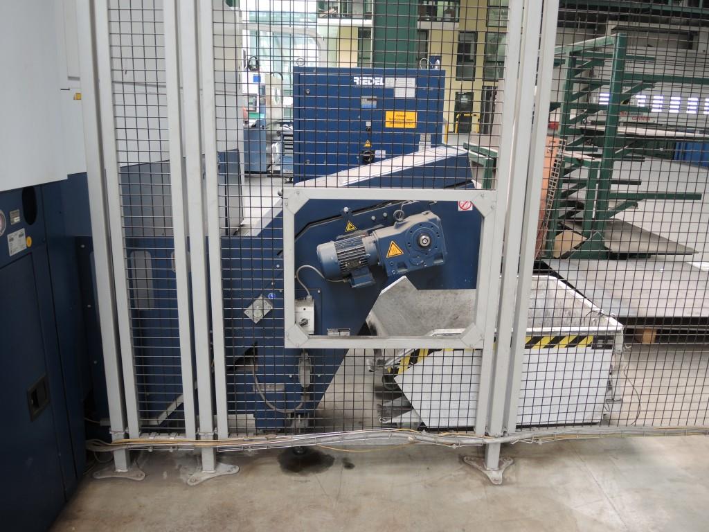 Chapas metálicas e máquinas para trabalhar metais<br><font size="2">Colaboração com Hilco Industrial Acquisitions bv</font><br><img src="/images/hil.png"><br>-5