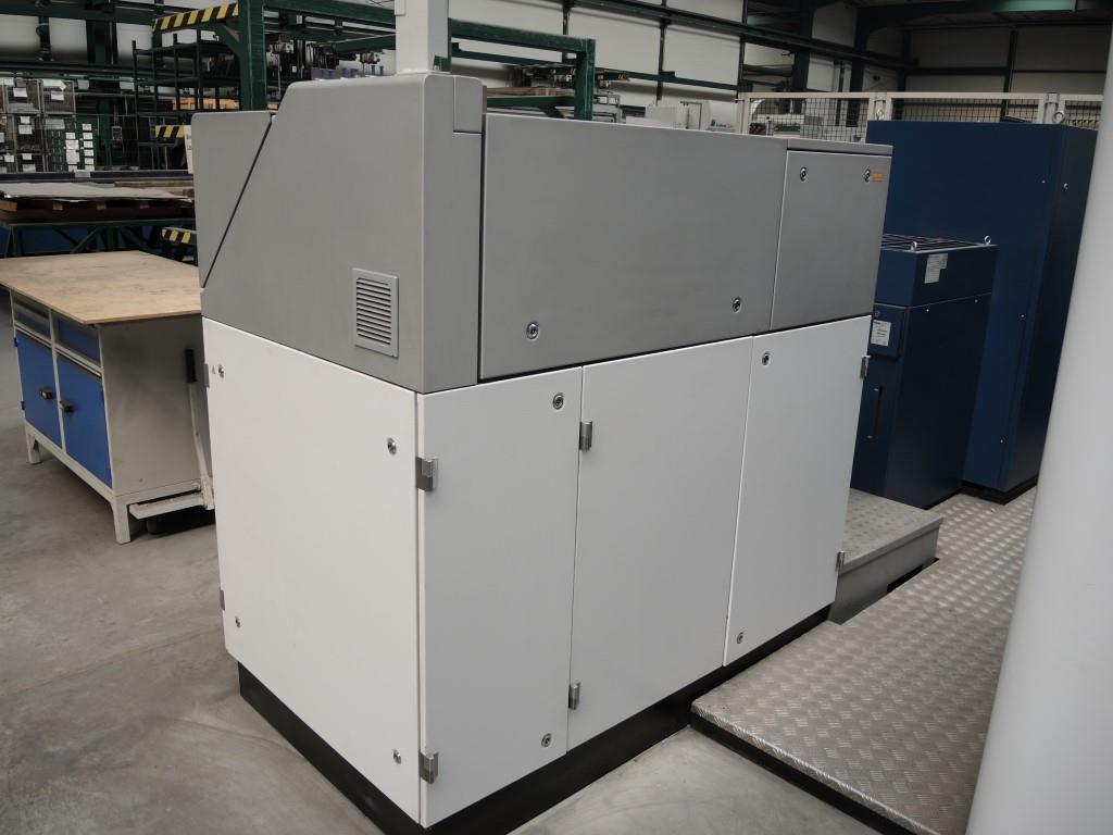 Chapas metálicas e máquinas para trabalhar metais<br><font size="2">Colaboração com Hilco Industrial Acquisitions bv</font><br><img src="/images/hil.png"><br>-6