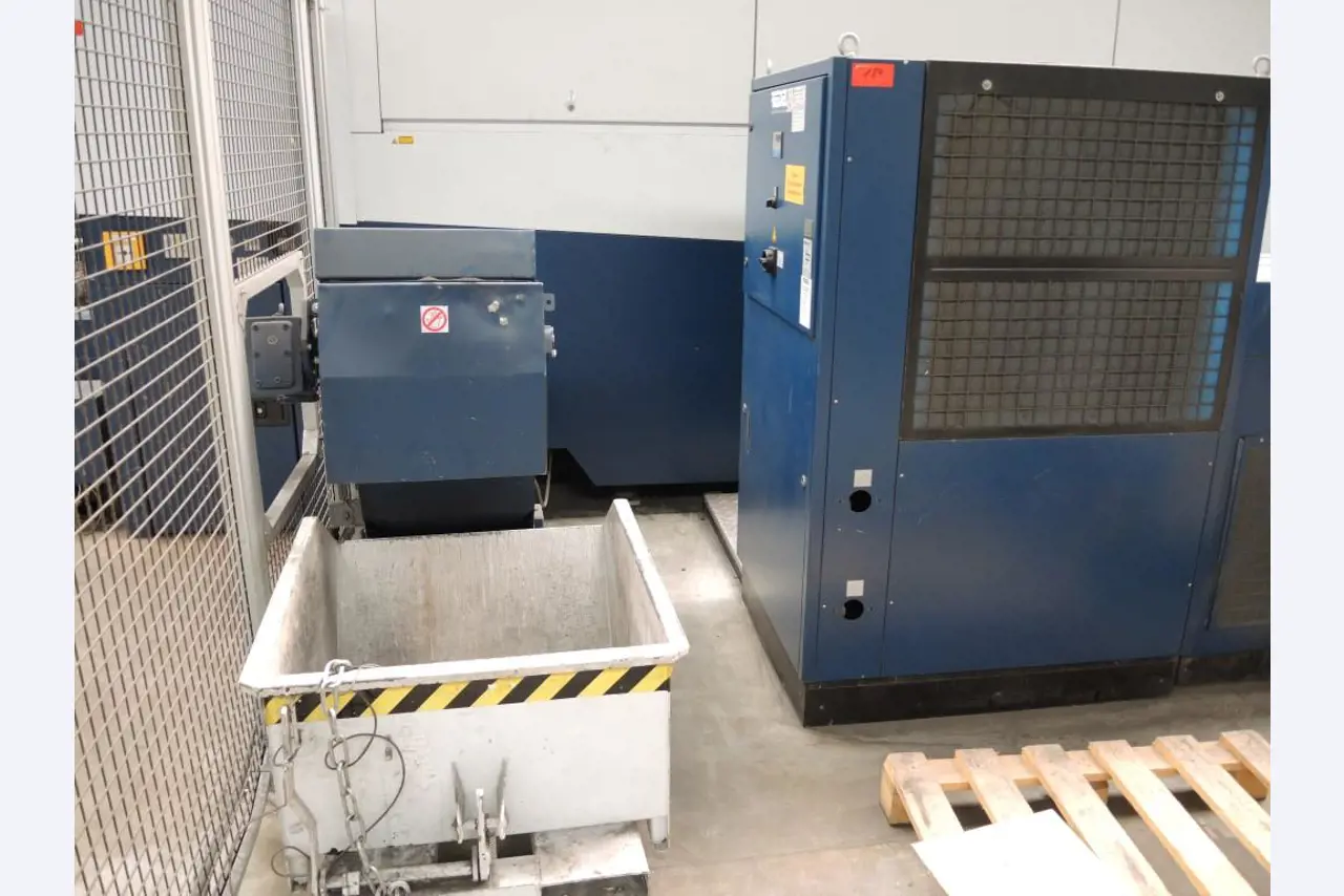 Chapas metálicas e máquinas para trabalhar metais<br><font size="2">Colaboração com Hilco Industrial Acquisitions bv</font><br><img src="/images/hil.png"><br>-8