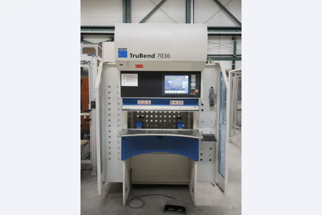 Chapas metálicas e máquinas para trabalhar metais<br><font size="2">Colaboração com Hilco Industrial Acquisitions bv</font><br><img src="/images/hil.png"><br>-2