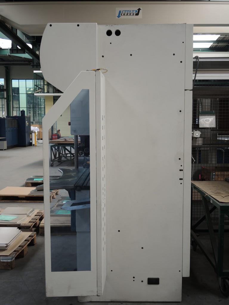 Chapas metálicas e máquinas para trabalhar metais<br><font size="2">Colaboração com Hilco Industrial Acquisitions bv</font><br><img src="/images/hil.png"><br>-3