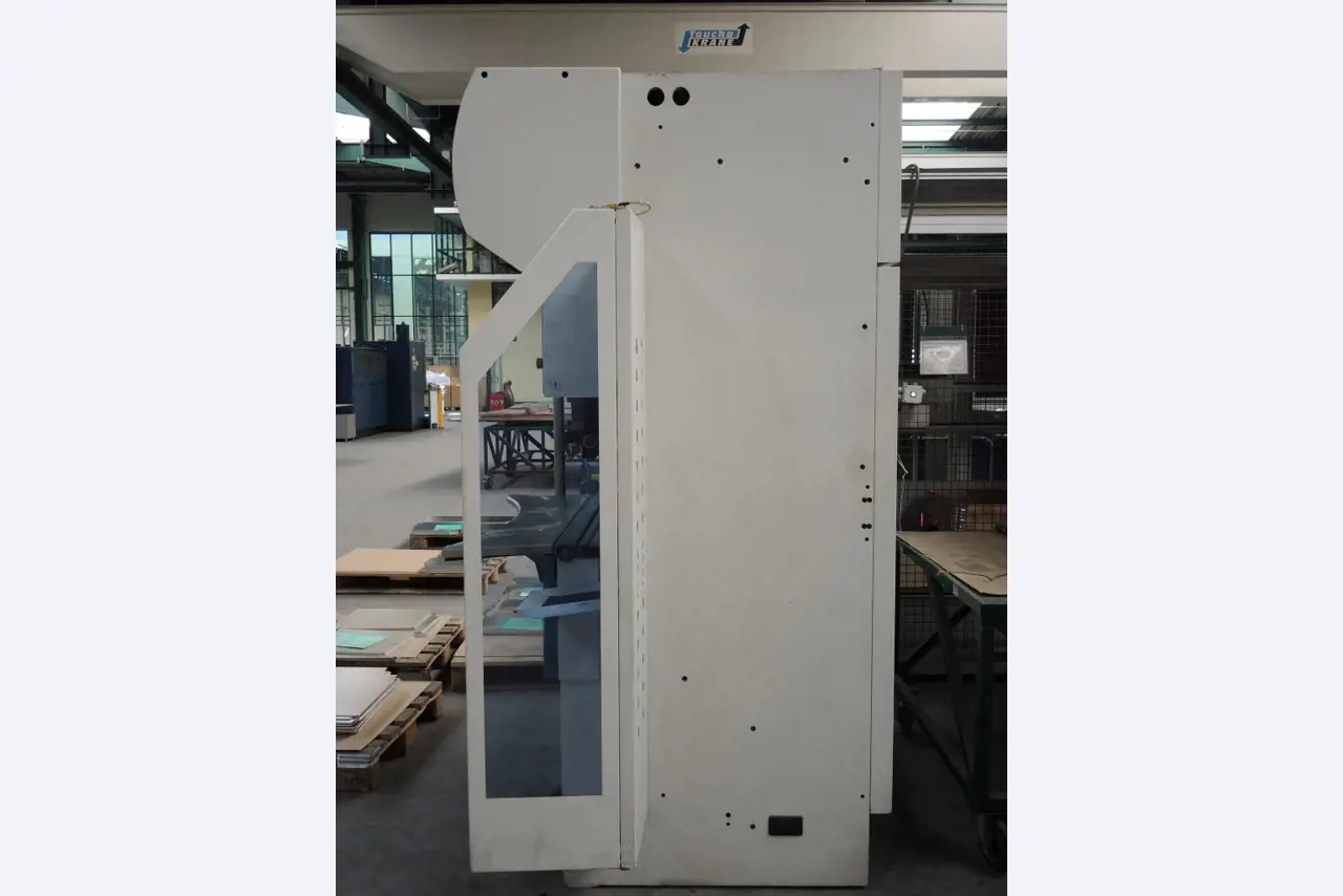 Chapas metálicas e máquinas para trabalhar metais<br><font size="2">Colaboração com Hilco Industrial Acquisitions bv</font><br><img src="/images/hil.png"><br>-3