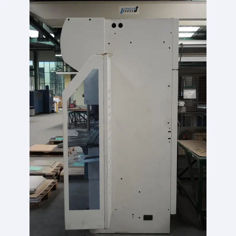 Chapas metálicas e máquinas para trabalhar metais<br><font size="2">Colaboração com Hilco Industrial Acquisitions bv</font><br><img src="/images/hil.png"><br>-3