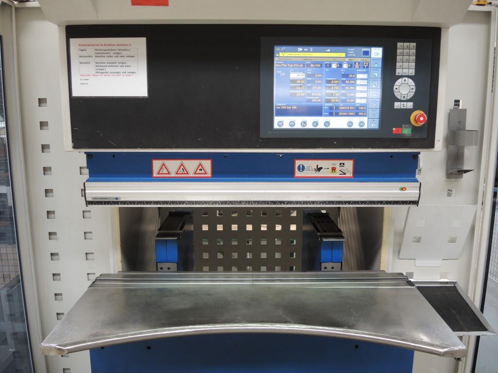 Chapas metálicas e máquinas para trabalhar metais<br><font size="2">Colaboração com Hilco Industrial Acquisitions bv</font><br><img src="/images/hil.png"><br>-4