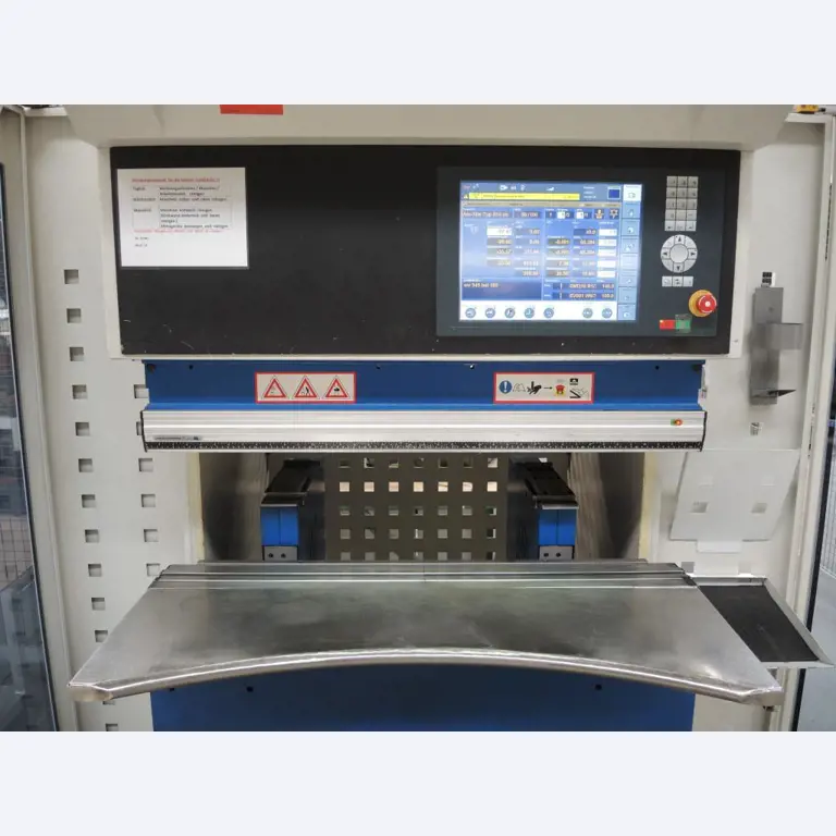 Chapas metálicas e máquinas para trabalhar metais<br><font size="2">Colaboração com Hilco Industrial Acquisitions bv</font><br><img src="/images/hil.png"><br>-4