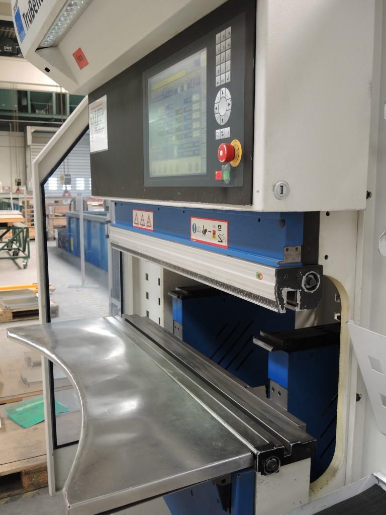 Chapas metálicas e máquinas para trabalhar metais<br><font size="2">Colaboração com Hilco Industrial Acquisitions bv</font><br><img src="/images/hil.png"><br>-5