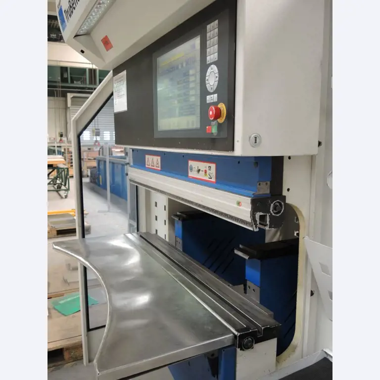 Chapas metálicas e máquinas para trabalhar metais<br><font size="2">Colaboração com Hilco Industrial Acquisitions bv</font><br><img src="/images/hil.png"><br>-5