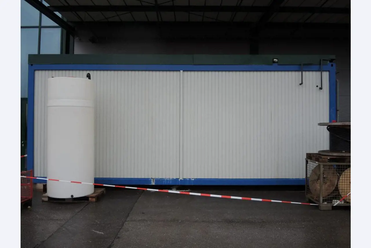 Chapas metálicas e máquinas para trabalhar metais<br><font size="2">Colaboração com Hilco Industrial Acquisitions bv</font><br><img src="/images/hil.png"><br>-10