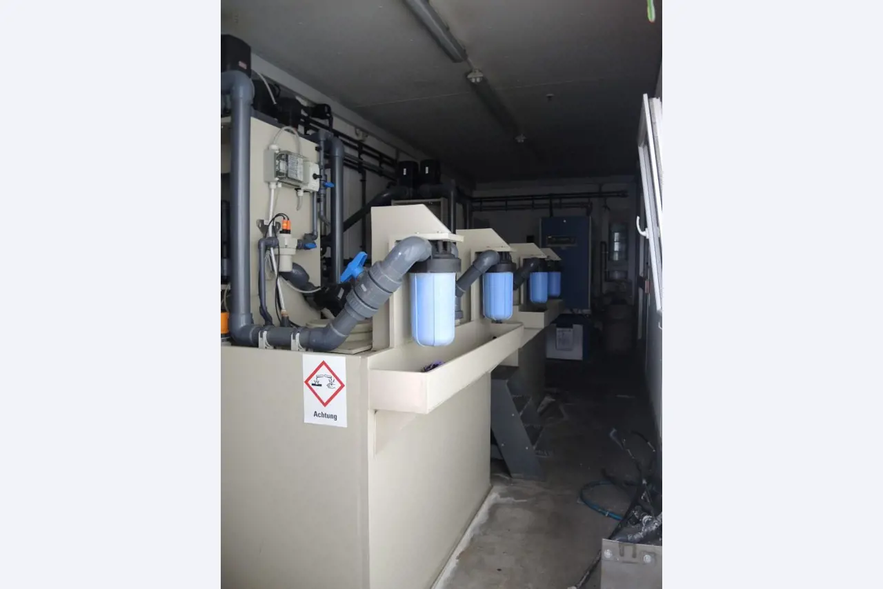 Chapas metálicas e máquinas para trabalhar metais<br><font size="2">Colaboração com Hilco Industrial Acquisitions bv</font><br><img src="/images/hil.png"><br>-3