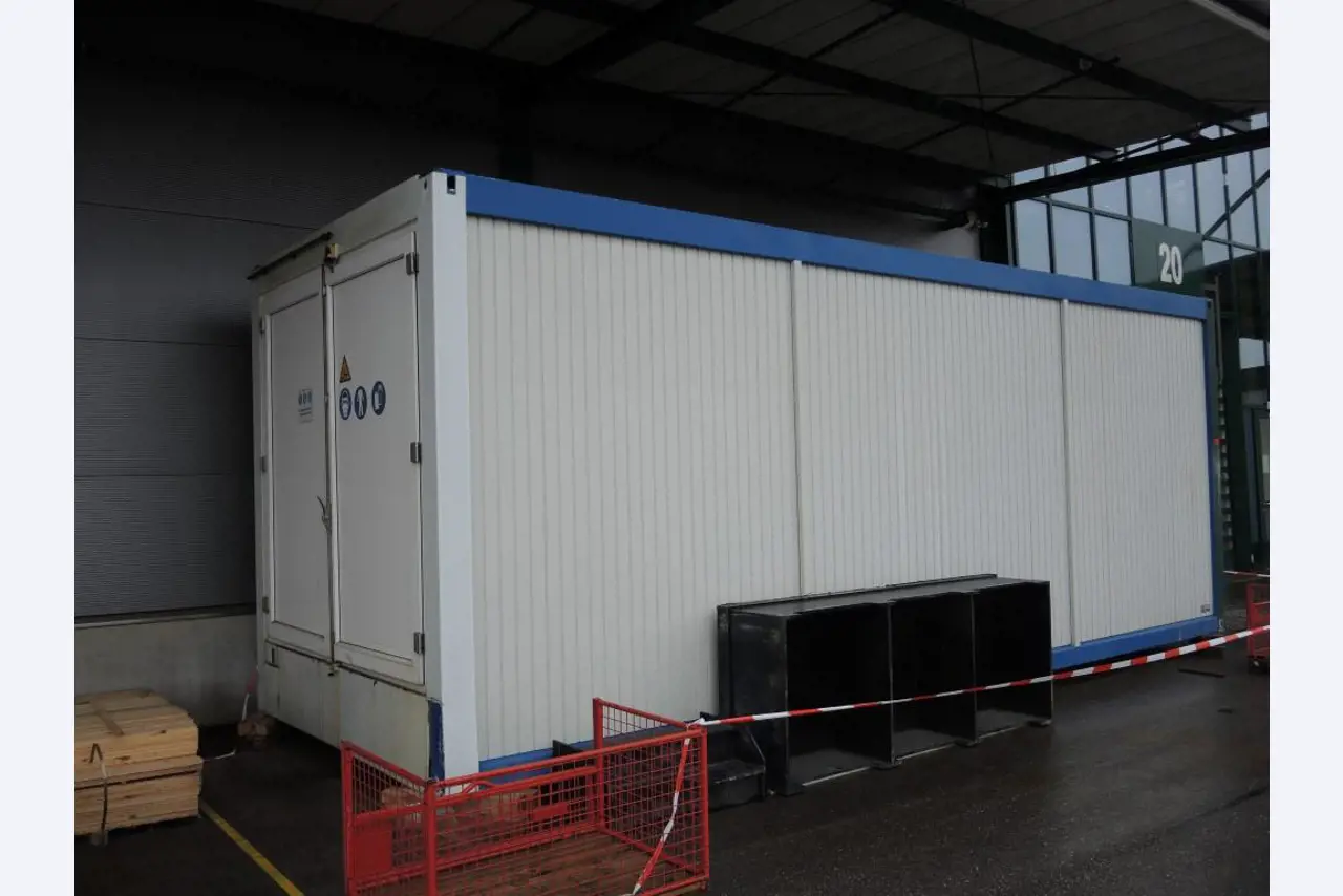 Chapas metálicas e máquinas para trabalhar metais<br><font size="2">Colaboração com Hilco Industrial Acquisitions bv</font><br><img src="/images/hil.png"><br>-4