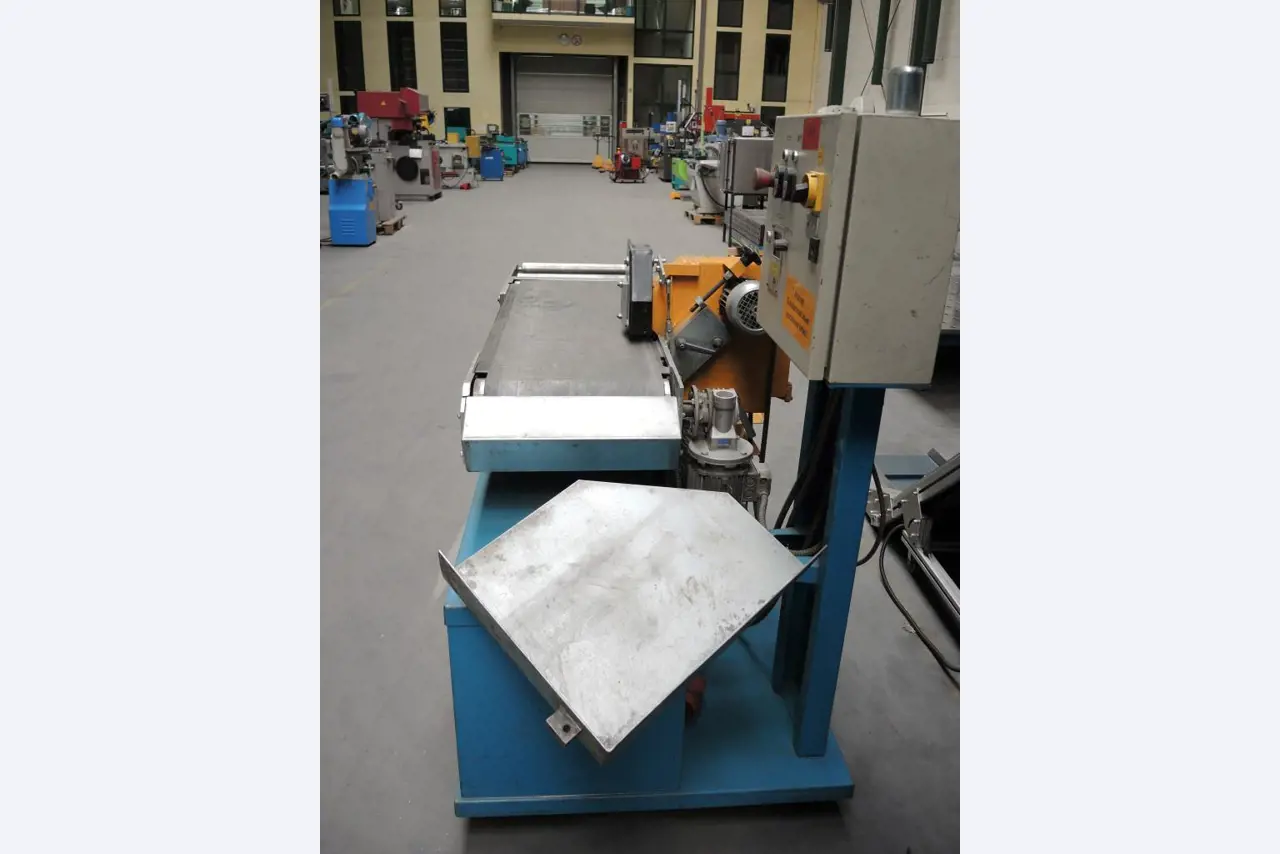 Chapas metálicas e máquinas para trabalhar metais<br><font size="2">Colaboração com Hilco Industrial Acquisitions bv</font><br><img src="/images/hil.png"><br>-5