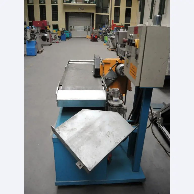 Chapas metálicas e máquinas para trabalhar metais<br><font size="2">Colaboração com Hilco Industrial Acquisitions bv</font><br><img src="/images/hil.png"><br>-5