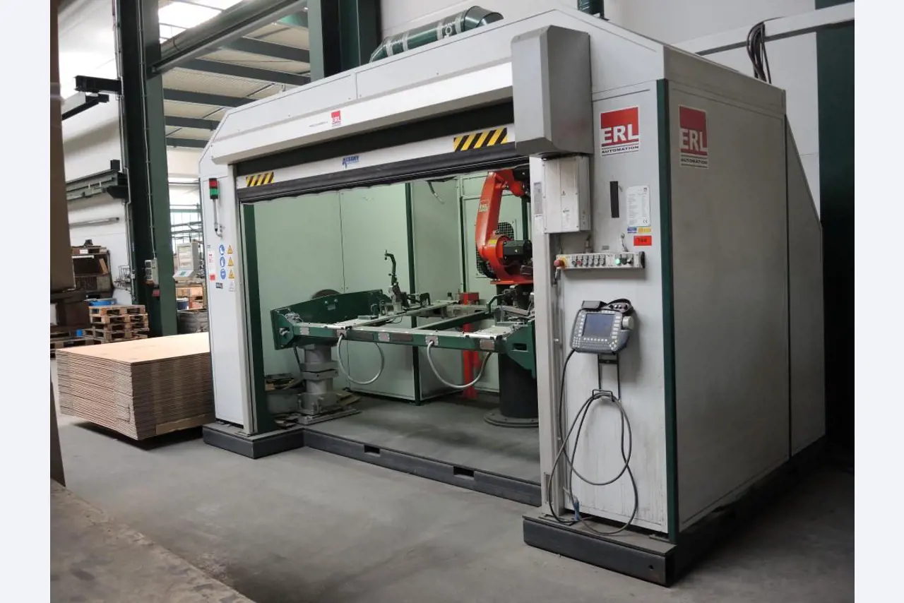 Chapas metálicas e máquinas para trabalhar metais<br><font size="2">Colaboração com Hilco Industrial Acquisitions bv</font><br><img src="/images/hil.png"><br>-1