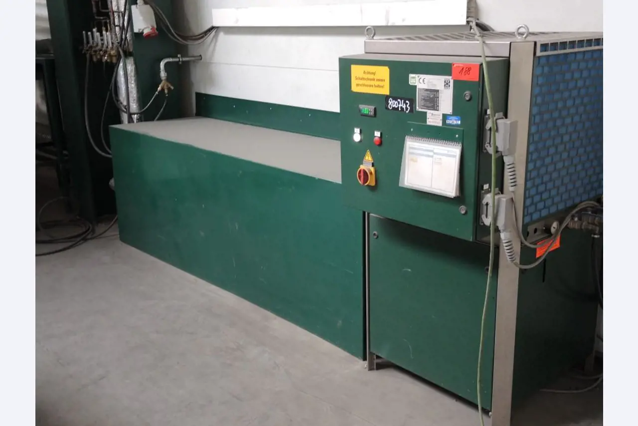 Chapas metálicas e máquinas para trabalhar metais<br><font size="2">Colaboração com Hilco Industrial Acquisitions bv</font><br><img src="/images/hil.png"><br>-2