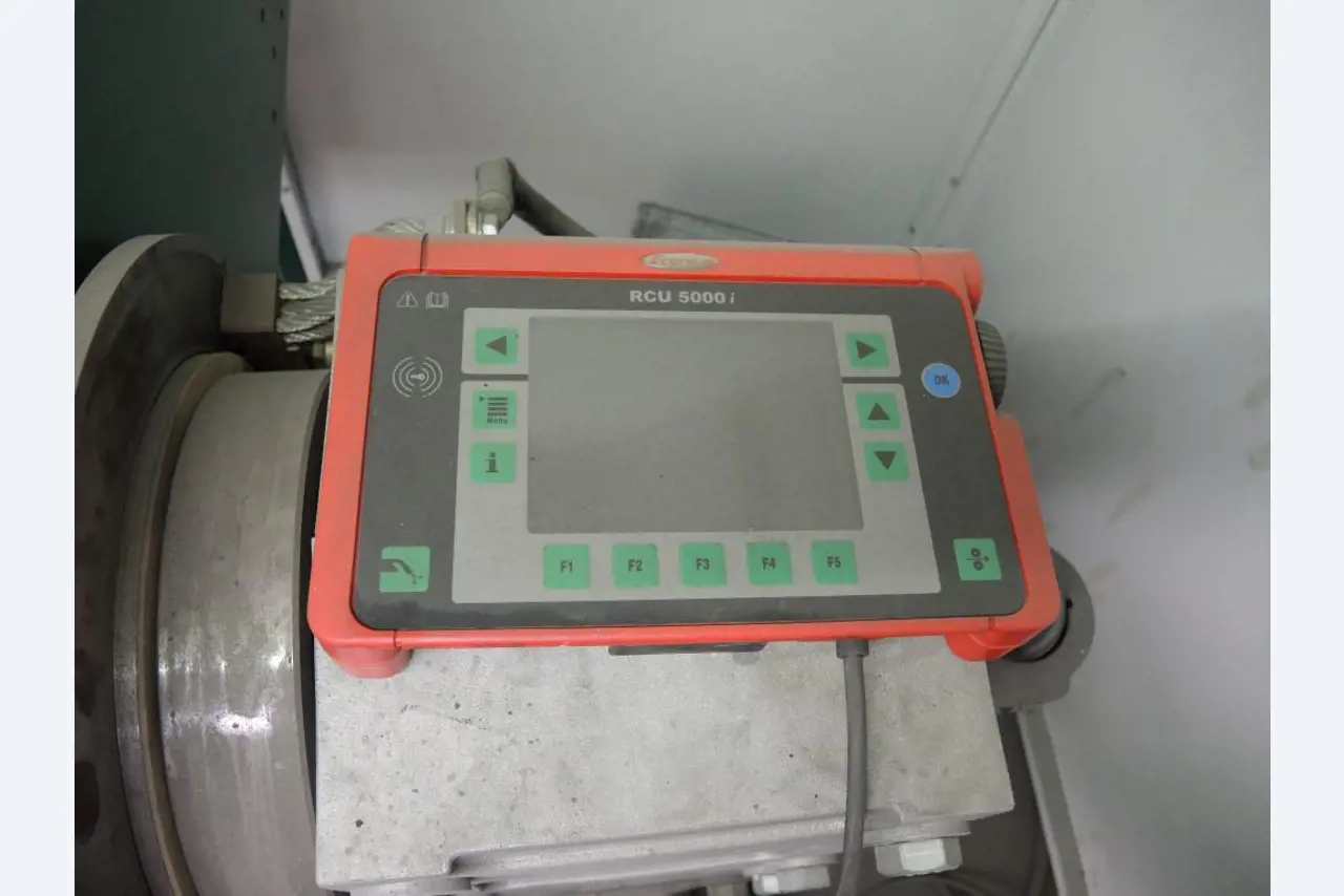 Chapas metálicas e máquinas para trabalhar metais<br><font size="2">Colaboração com Hilco Industrial Acquisitions bv</font><br><img src="/images/hil.png"><br>-9