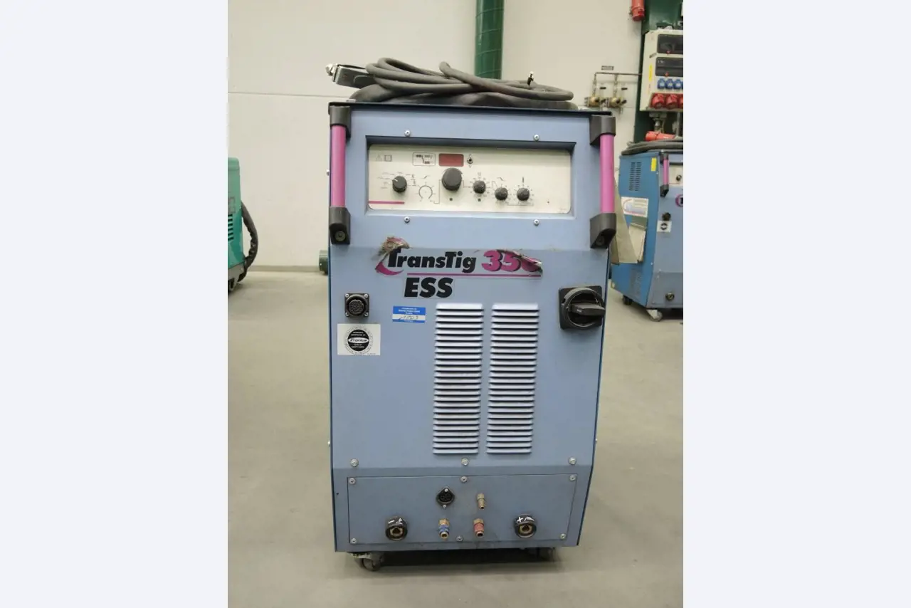 Chapas metálicas e máquinas para trabalhar metais<br><font size="2">Colaboração com Hilco Industrial Acquisitions bv</font><br><img src="/images/hil.png"><br>-2