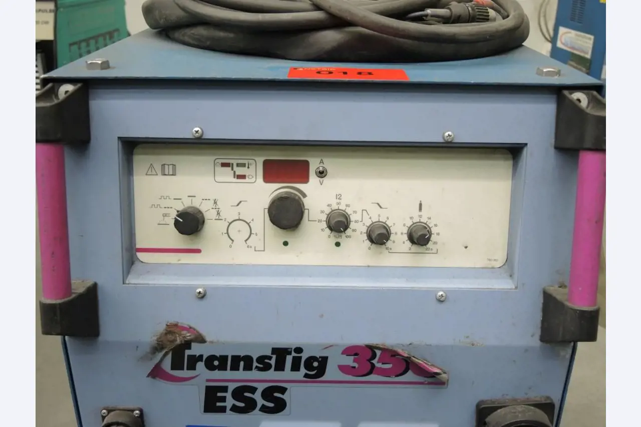 Chapas metálicas e máquinas para trabalhar metais<br><font size="2">Colaboração com Hilco Industrial Acquisitions bv</font><br><img src="/images/hil.png"><br>-3