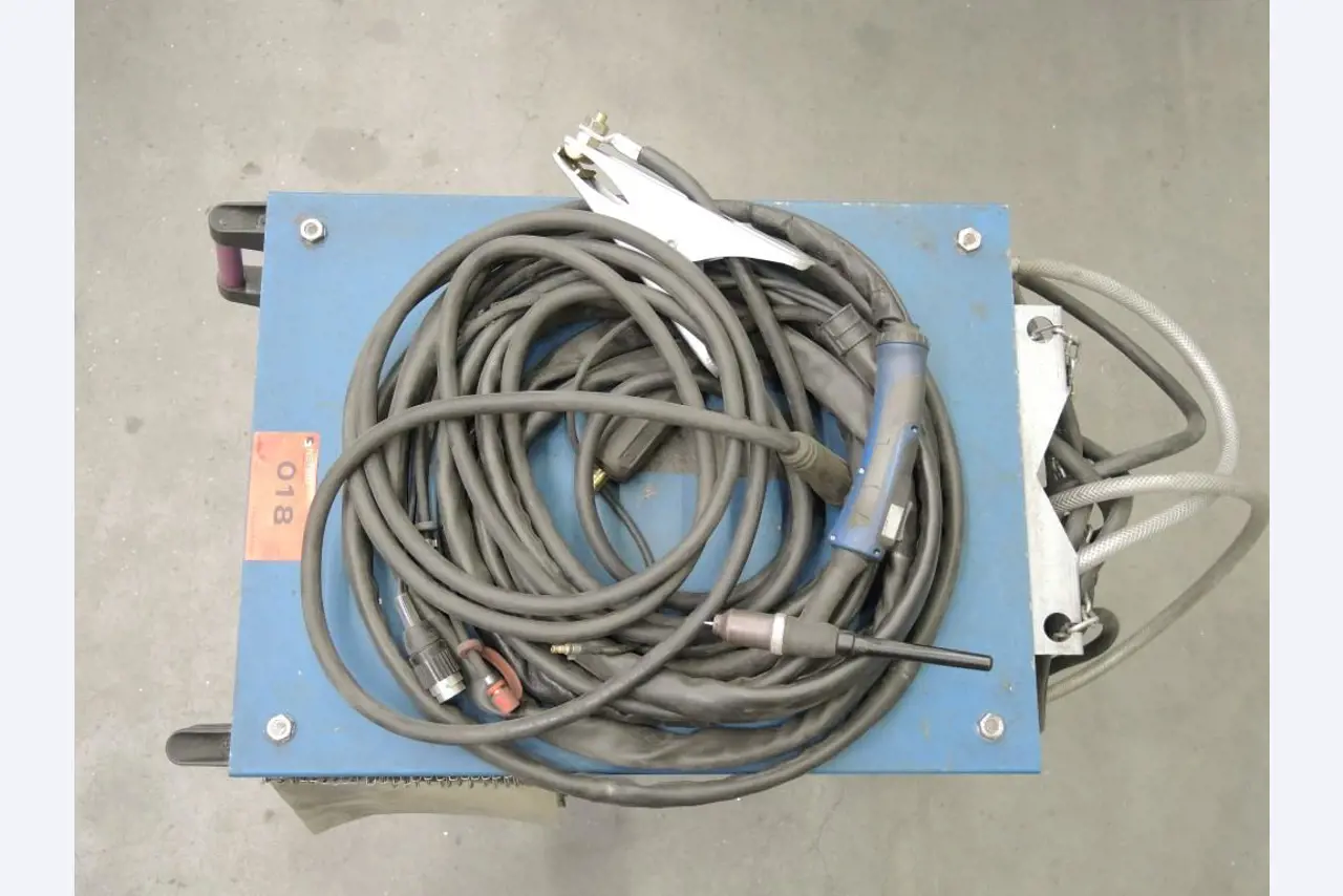 Chapas metálicas e máquinas para trabalhar metais<br><font size="2">Colaboração com Hilco Industrial Acquisitions bv</font><br><img src="/images/hil.png"><br>-5