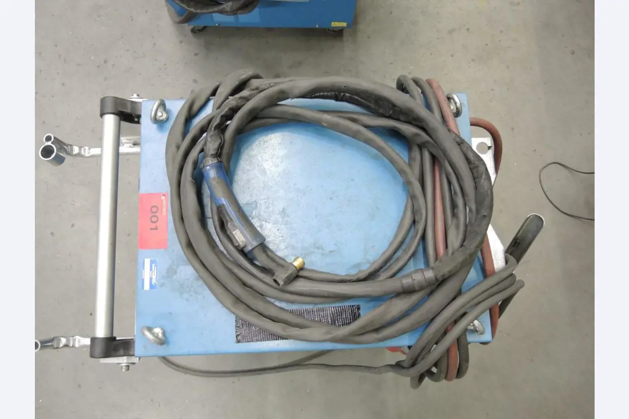 stroje na zpracování plechu a kovoobrábecí<br><font size="2">Ve spolupráci s firmo u Hilco Industrial Acquisitions bv</font><img src="/images/hilco-logo.png">
-5