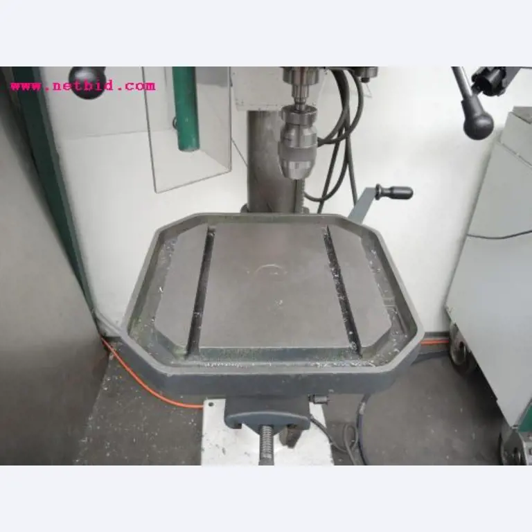 Chapas metálicas e máquinas para trabalhar metais<br><font size="2">Em colaboração com a Hilco Industrial Acquisitions bv</font>-4
