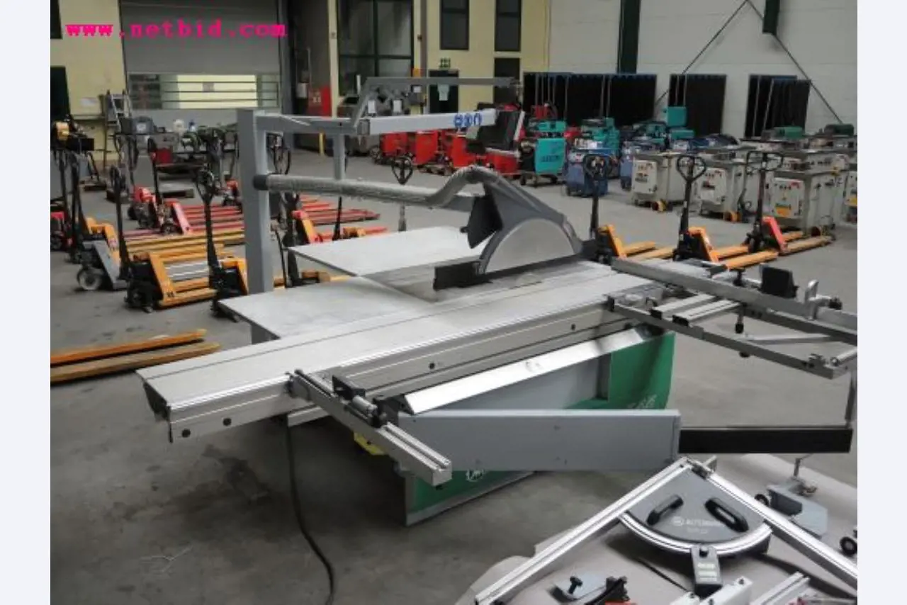 Chapas metálicas e máquinas para trabalhar metais<br><font size="2">Em colaboração com a Hilco Industrial Acquisitions bv</font>-7